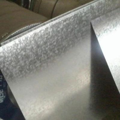 Lunghezza 2000-6000mm lamiera di ferro galvanizzato finitura superficiale